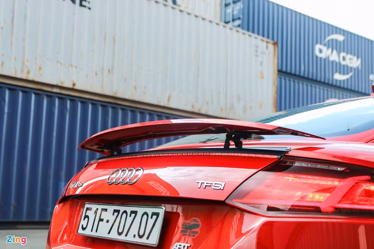 Tại Đức, gói độ này có giá khoảng 20.000 USD. Sau khi lắp đặt lên xe, tổng chi phí của gói độ này lên đến hơn 500 triệu đồng. 