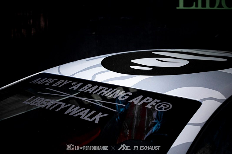 Nguyên bản, “siêu bò” Lamborghini Aventador được trang bị động cơ V12 dung tích 6,5 lít hút khí tự nhiên, tạo ra công suất cực đại 691 mã lực và mô-men xoắn cực đại 690 Nm.