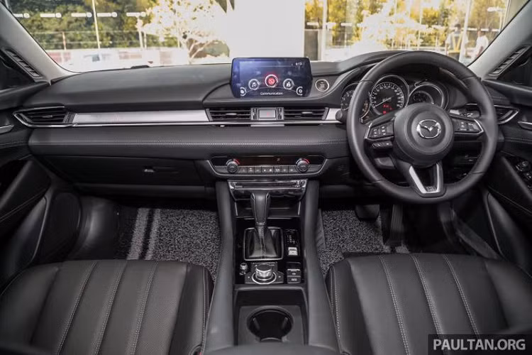 Nâng cấp mới của Mazda6 là G-Vectoring Control Plus (GVC Plus) của Mazda, đây là phiên bản cập nhật của hệ thống kiểm soát gia tốc G-Vectoring Control (GVC) ban đầu, nhằm cung cấp cho xe chuyển động mượt mà hơn, bằng cách vừa thay đổi mô-men xoắn của động cơ để đáp ứng với đầu vào tay lái, vừa kiểm soát véc-tơ mô-men xoắn bằng lực hãm. 