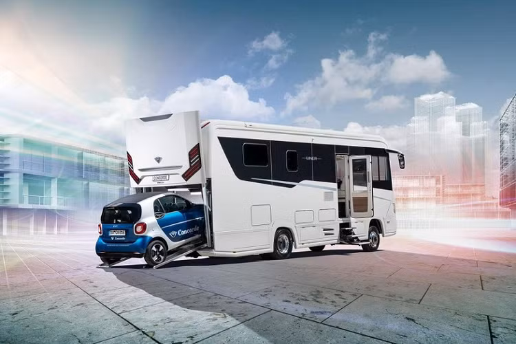 Cuối cùng là giá xe Concorde Liner, tất nhiên chi phí để sở hữu một chiếc xe tiện nghi, sang chảnh thế này là không hề rẻ. Mẫu motorhome tích hợp cả garage này có giá khởi điểm 350.000 euro (tương đương 9,4 tỷ đồng).