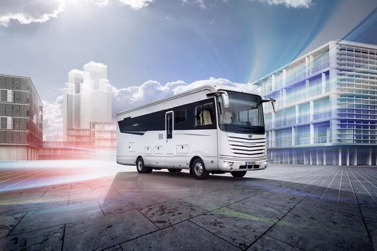 Đại dịch COVID-19 đang gây nên những thiệt hại lớn đối với ngành du lịch toàn cầu, và khiến nhiều người chuyển sang hình thức dã ngoại xa nhà bằng những chiếc motorhome tiện nghi. Vì lẽ đó, nhiều nhà sản xuất xe đã tận dụng quãng thời gian để tung ra thị trường những mẫu xe motorhome cực ấn tượng, ví như chiếc xe Concorde Liner mới có tích hợp hẳn một garage trong bài viết này.