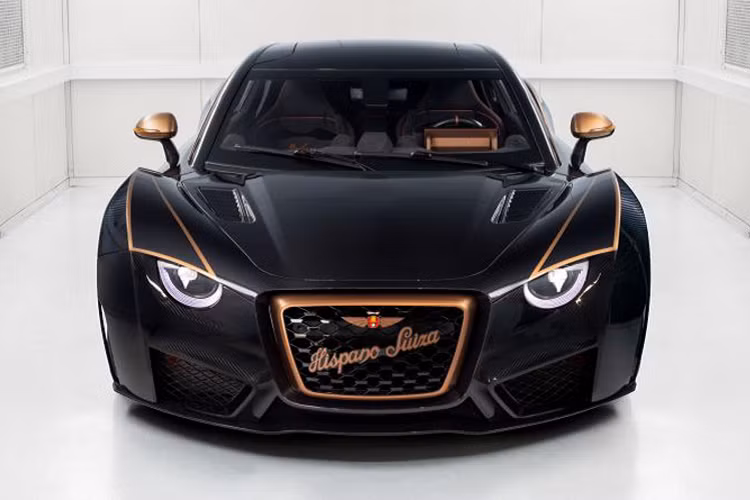 Mặc dù sở hữu hơn 160 chiếc xe khác nhau trong bộ sưu tập, vị doanh nhân này cho biết đây là chiếc xe thuần điện đầu tiên của anh. Michael cho biết mình bị thu hút bởi thiết kế và công nghệ trên xe cũng như sự cống hiến của nhà sáng lập đối với hãng xe của mình.