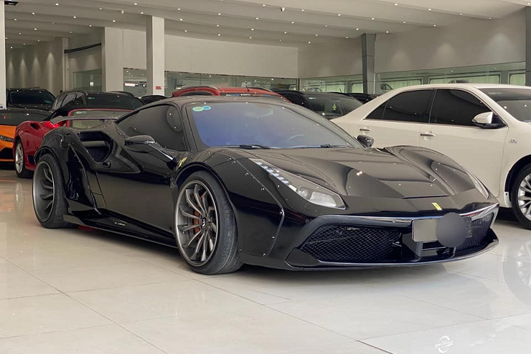 Trong những chiếc siêu xe độ Liberty Walk tại Việt Nam, chiếc Ferrari 488 GTB độ Liberty Walk có lý lịch rất đặc biệt, xe ban đầu về nước và thuộc sở hữu của một doanh nhân kín tiếng ở Hà Nội, sau nhiều năm sử dụng, chiếc Ferrari 488 GTB độ Liberty Walk mới tìm người chủ thứ 2 và sau đó, tiếp tục được rao bán trước khi được một công ty mua bán xe đã qua sử dụng tại quận Thủ Đức thu nạp về và đang tìm kiếm chủ nhân mới với mức giá khoảng 15 tỷ đồng.