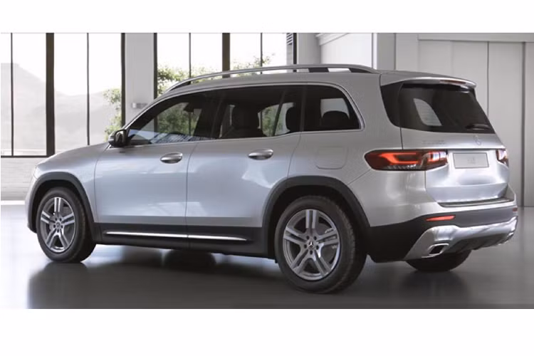 Tại Thái Lan, phiên bản Mercedes-Benz GLB 200 2020 mới được phân phối (nhập khẩu) thuộc trang bị Tiêu Chuẩn, tức là không có gói trang trí nội ngoại thất như AMG Line. Phiên bản này sử dụng động cơ 4cyl thẳng hàng dung tích 1.3L (1.322cc) tăng áp cho công suất tối đa 163 mã lực tại 5.500 vòng/phút và mô-men xoắn cực đại 250Nm có được tại dải vòng tua 1.620 – 4.000 vòng/ phút.