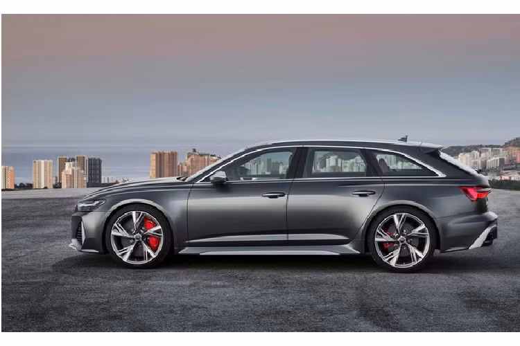 Wagon của Audi tương đương Mercedes-AMG E63 S Wagon, cả về giá bán lẫn hiệu suất hoạt động, nhưng vẫn làm nhiều tín đồ thất vọng vì có giá bán quá cao.