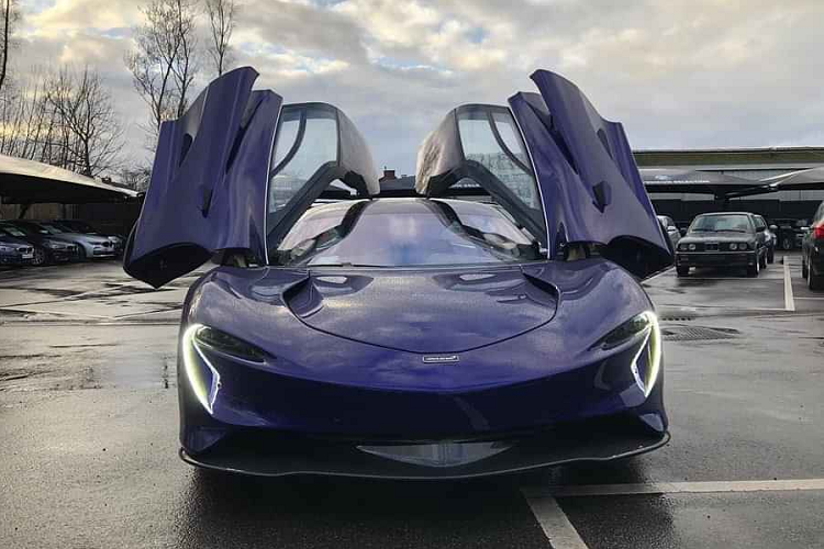 McLaren chỉ sản xuất đúng 106 chiếc McLaren Speedtail, tương ứng với 106 chiếc McLaren F1 từng được hãng sản xuất trước đây. Giá xe McLaren Speedtail khởi điểm vào mức 2,24 triệu Đô la và tất cả đã được bán hết từ trước lúc xe được ra mắt.