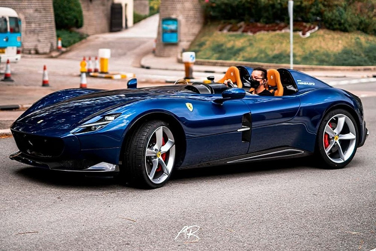 Ferrari Monza SP2 chỉ có 499 chiếc trên thế giới và đi kèm với đó là mức giá bán gần 2 triệu đô la.