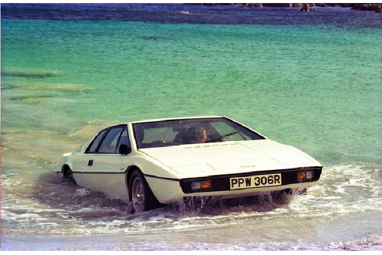 Không chỉ Tesla Cybertruck, một số người phát hiện mẫu xe điện Tesla Model S có thể nổi trên nước khi cần. Đây là đặc điểm độc đáo của dòng xe Tesla mà không đối thủ nào có được.