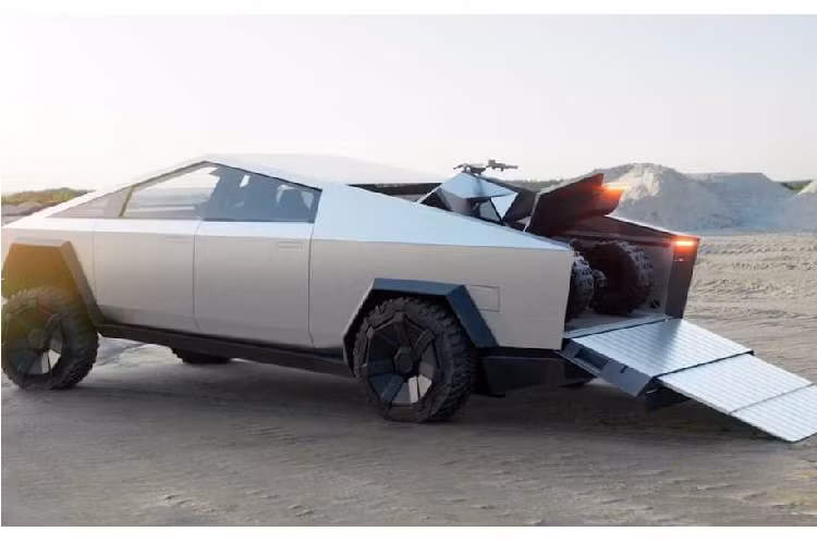 Tesla Cybertruck bản 3 môtơ điện (Tri Motor Tesla Cybertruck) với khoảng cách di chuyển tới 800 km sẽ chỉ được sản xuất vào cuối năm 2021.