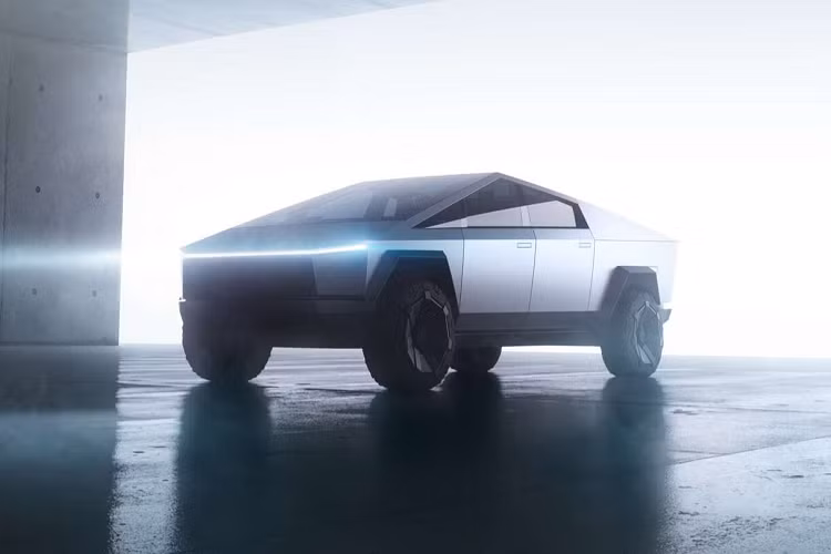 Tiếp sau đó là bản tiêu chuẩn với một môtơ điện gắn vào trục sau (RWD) cho khoảng cách di chuyển 400 km sẽ sản xuất cuối năm 2022. Tesla Cybertruck bản tiêu chuẩn và 3 môtơ điện khởi điểm lần lượt từ 39.900 USD và 69.900 USD.