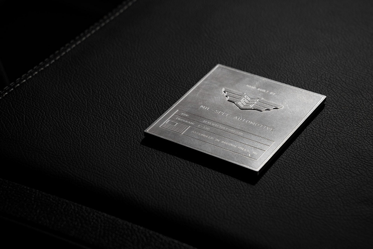 Ford F-150 độ Mil-Spec có giá khởi điểm 85.000 USD(khoảng 2 tỷ đồng), đã bao gồm cả chiếc Ford F-150 2020.