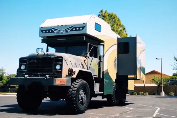 Nhìn chung, dự án xe overland tự chế tạo của Bob là hết sức ấn tượng và công phu. Thế nhưng cũng cần phải biết rằng nó là một dự án tiêu tốn nhiều thời gian công sức khi chủ xe mất tới 2 năm rưỡi để hoàn thành cho dù ông ấy vốn là một kỹ sư cơ học đầy kinh nghiệm. Bob thật lòng khuyến nghị những người không có kinh nghiệm chuyên môn tương tự thì nên mua một phương tiện chế tạo sẵn.