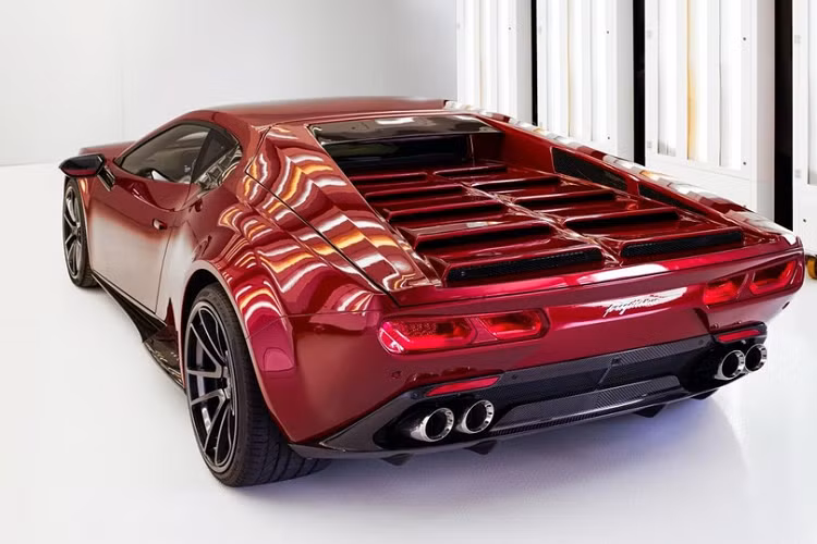 Quá trình sản xuất siêu xe Panther ProgettoUno, sản phẩm đầu tiên của chương trình Legends Reborn của Ares Design, đã được bắt đầu và sẽ chỉ có 21 chiếc được sản xuất. Giá xe Panther ProgettoUno khởi điểm từ 615.000 euro (tương đương 16 tỷ đồng).