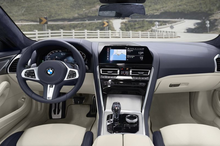 Tuy nhiên, kết quả doanh số thực tế của BMW 8-Series lại khiến nhiều người tỏ ra bất ngờ. Năm 2019, 8-Series chỉ bán ra tổng cộng 4.410 xe tại thị trường Mỹ. Điều này khiến không ít các đại lý "méo mặt" vì lượng xe tồn kho lớn. Được biết, trong tháng 3/2020, sẽ có thêm hơn 2.000 chiếc 8-Series mới nữa cập cảng Mỹ và được vận chuyển tới các đại lý.