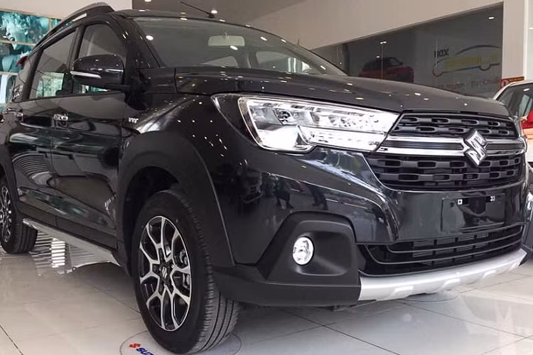 Mẫu Suzuki XL7 2020 mới hiện là mẫu xe đang được quan tâm nhất trong phân khúc MPV tại thị trường Việt Nam. Với thiết kế lai SUV, 7 chỗ ngồi, nhiều trang bị hợp lý và giá bán từ 589 triệu đồng, XL7 chắc chắn sẽ làm sôi động thị trường nước ta thời gian này.