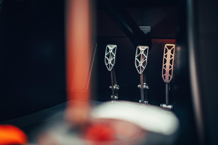 Nguồn cung cấp sức mạnh cho Gordon Murray T.50 là khối động cơ xăng V12, dung tích 3,9 lít, sản sinh công suất tối đa 654 mã lực và mô-men xoắn cực đại 467 Nm. Động cơ hút khí tự nhiên này do hãng Cosworth thiết kế và chế tạo dành riêng cho Gordon Murray T.50.