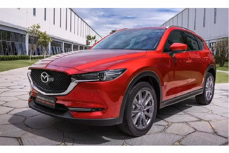  Mazda CX-5: Doanh số 1.267 xe Cái tên cuối cùng xuất hiện trong bảng xếp hạng là Mazda CX-5 với doanh số 1.267 chiếc. Cộng dồn doanh số 9 tháng của năm 2020 đạt 6.380 xe.