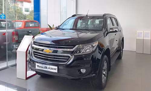 Chevrolet Trailblazer lai giam gan 200 trieu dong tai Viet Nam
