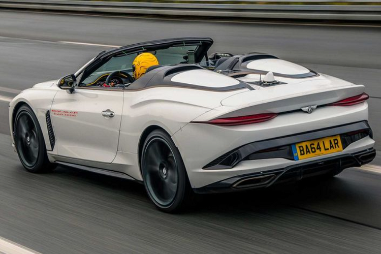 Hãng xe Anh Quốc cho biết nguyên mẫu Bentley Bacalar đầu tiên đã được phát triển và sản xuất trong hơn 20 tuần, hãng muốn rằng 12 chiếc Bacalar sẽ giao cho khách hàng vào năm tới phải thật hoàn hảo.