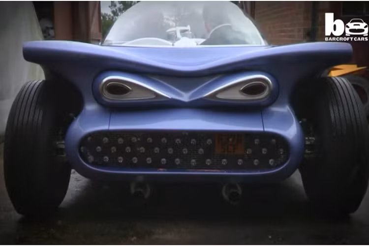 Paul đã sở hữu chiếc xe Cosmotron hàng độc trong hai năm sau khi anh ấy hoàn thiện nó, nhưng như anh ấy tự nói, đối với anh ấy thì hành trình chế tạo chiếc xe mới là đáng quý chứ không phải quyền sở hữu thực tế. Sau này, anh ấy đã bán nó cho một người mê xe có tên Martin Smith, người cam kết giữ nó ở lại quê hương Anh Quốc.