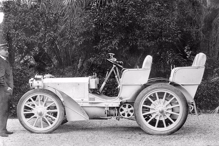 Cho đến nay, Mercedes 35 PS vẫn được coi là nguyên mẫu của ô tô hiện đại và đã trở thành một biểu tượng cho toàn bộ ngành công nghiệp ô tô. Thời bấy giờ, ông Paul Meyan, tổng thư kí của câu lạc bộ ô tô Pháp Automobile Club of France cho biết sau tuần lễ đua xe:”chúng tôi đang bước vào kỉ nguyên của Mercedes”.