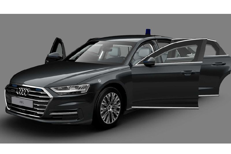 Mới đây, mẫu xe sang Audi A8 L 2020 phiên bản bọc thép vừa được giới thiệu tới giới nhà giàu Nga kèm theo giá bán 750.000 USD (khoảng 18 tỷ đồng). So sánh với các phiên bản khác của Audi A8 L 2020, phiên bản bọc thép sẽ không có nhiều khác biệt về ngoại hình. Tuy nhiên, những trang bị về an toàn của xe lại rất đáng ngưỡng mộ và biến nó trở thành một "pháo đài di động" thực thụ trên đường phố.