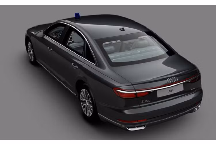 Để kéo được cân nặng gần 4 tấn, Audi A8 L 2020 bọc thép được nhà sản xuất trang bị khối động cơ V8 tăng áp kép thửa từ người anh em S8 với sức mạnh đầu ra đạt 563 mã lực và 800 Nm mô-men xoắn cực đại. Từ đó, thời gian tăng tốc từ 0 - 100 km/h của xe chỉ là 6,3 giây trước khi đạt vận tốc tối đa 210 km/h.