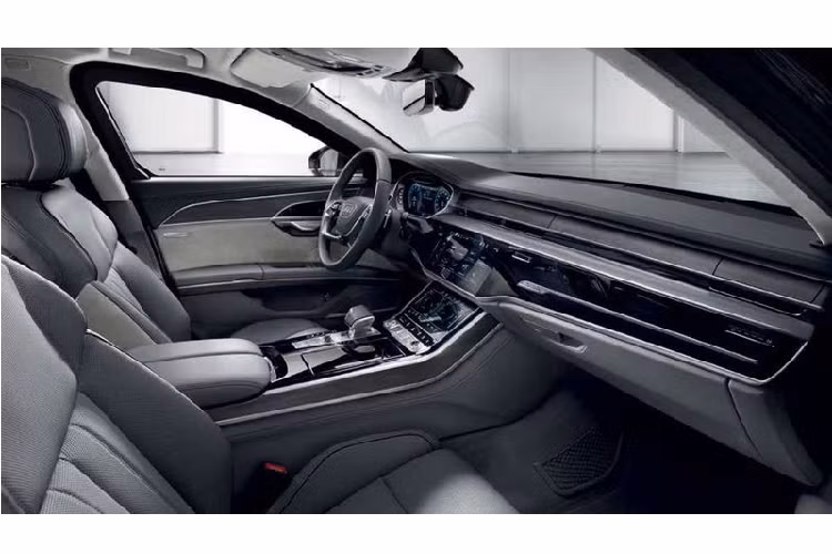 Bên cạnh các trang bị kể trên, Audi A8 L 2020 bọc thép còn sở hữu hệ thống lọc không khí riêng biệt phòng trường hợp bị tấn công sinh học. Ngoài ra, bên trong các cánh cửa của xe cũng được thiết kế sẵn kích nổ để giúp chủ xe có thể thoát thân trong nhiều trường hợp xe bị kẹt không thể mở cửa.