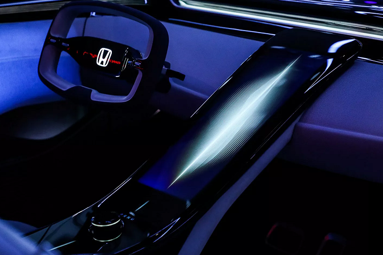 Bên cạnh đó, chiếc xe cũng có hệ thông thông tin giải trí Honda Connect thế hệ mới với trợ lý ảo AI, tích hợp sâu hơn với smartphone và cập nhật phần mềm không dây. 