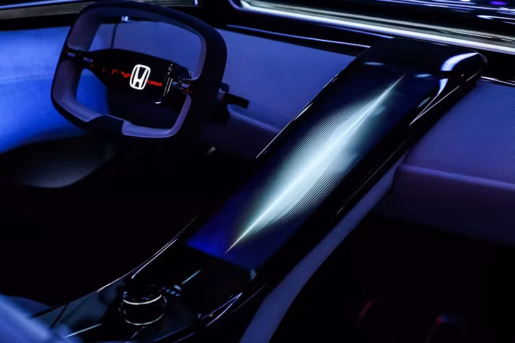 Bên cạnh đó, chiếc xe cũng có hệ thông thông tin giải trí Honda Connect thế hệ mới với trợ lý ảo AI, tích hợp sâu hơn với smartphone và cập nhật phần mềm không dây. 