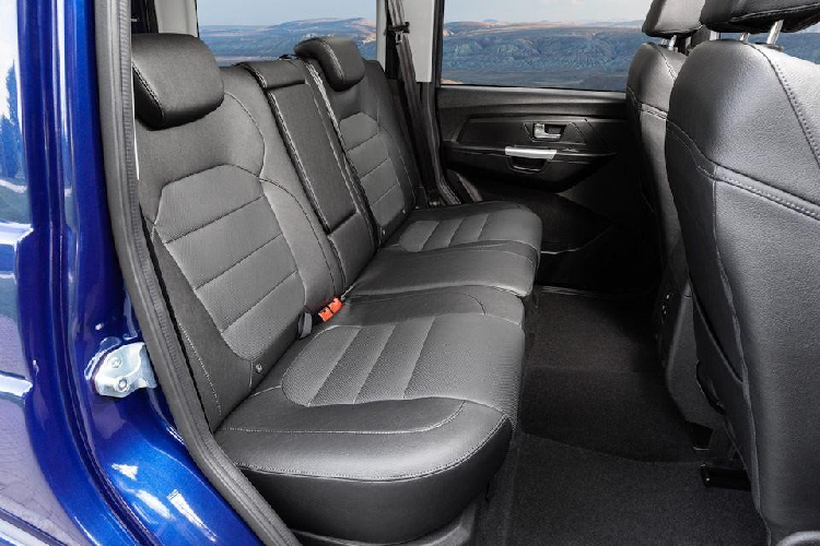 Hiện công ty Bremach đã mở cọc dành cho mẫu ô tô Nga này tại thị trường Mỹ. Giá xe UAZ Patriot 4×4 khởi điểm từ 26.405 USD (khoảng 614 triệu đồng). So với Jeep Wrangler 2021, UAZ Patriot 4×4 chỉ rẻ hơn 2.000 USD. Xe sẽ có chế độ bảo hành 5 năm hoặc 96.561 km, tùy theo điều kiện nào đến trước.