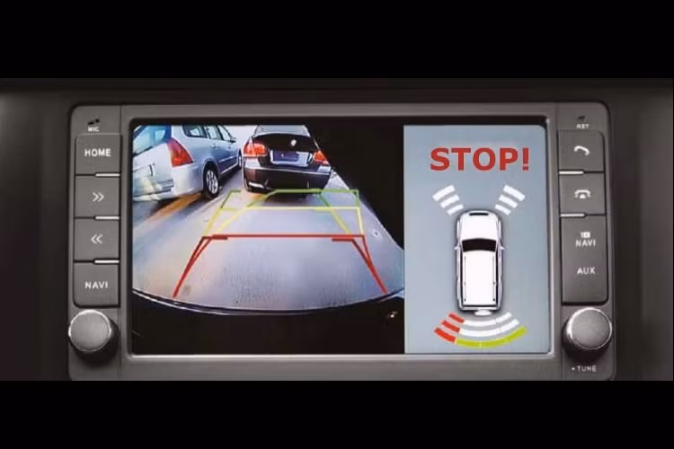 Được miêu tả là "mẫu xe 4x4 cao cấp" trên trang web của công ty Bremach, UAZ Patriot 4×4 dùng động cơ xăng 4 xi-lanh thẳng hàng, dung tích 2,7 lít, sản sinh công suất tối đa 150 mã lực. Động cơ được truyền tới cả 4 bánh thông qua hộp số tự động 6 cấp do tập đoàn General Motors sản xuất với hộp số phụ 2 cấp. Trong khi đó, hộp số sàn 6 cấp chỉ là trang bị tùy chọn của mẫu xe này.