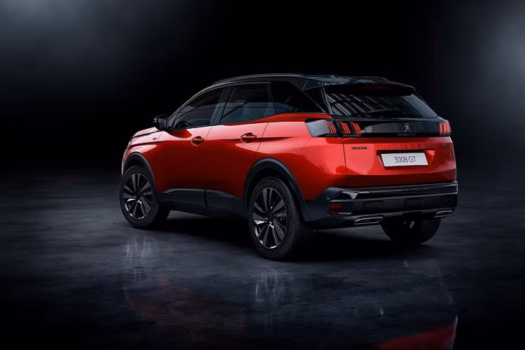 Tại thị trường châu Âu, Peugeot 3008 2020 có nhiều tùy chọn động cơ khác nhau. Đầu tiên là động cơ xăng PureTech 130 với 3 xi-lanh, dung tích 1,2 lít, tạo ra công suất tối đa 130 mã lực và mô-men xoắn cực đại 230 Nm. Động cơ kết hợp với hộp số sàn 6 cấp hoặc tự động 8 cấp và hệ dẫn động cầu trước.