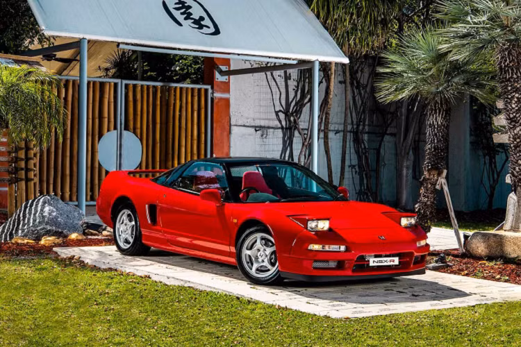 Phải đến gần 30 năm sau, một chiếc Honda NSX Type R đời 1993 mới xuất hiện tại Mỹ. Đây được xem là chiếc NSX ở thập niên 1990 có tình trạng hoàn hảo nhất hiện nay.