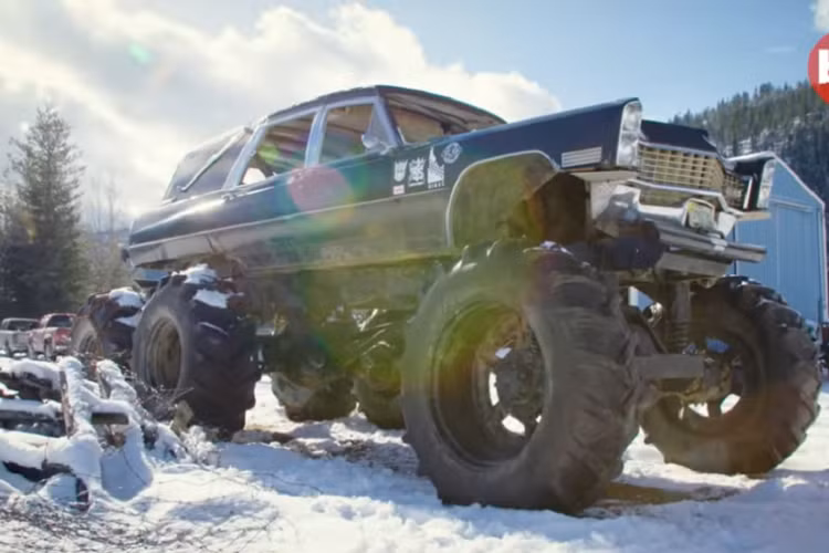 Sau 14 năm và tiêu tốn khoảng 15.000 USD vào dự án, Mortis đã hoàn thành và khiến những người làm ra nó thấy tự hào. Nó dài 6,7 mét, cao 3 mét, rộng 3,16 mét, và nặng xấp xỉ 10 tấn. Nó chạy bằng bộ lốp xe cao 152 cm khổng lồ và trang bị một động cơ V6 53 Detroit khổng lồ không kém ở vị trí từng là ghế sau, với ống xả thò ra bên ngoài cửa sổ. Vận hành xe không dễ, nhưng mọi khi quen tay rồi thì tài xế thực sự có thể bất chấp mọi thử thách trước mắt.