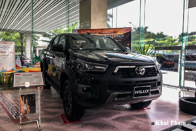 Mới đây, Toyota Việt Nam đã chính thức giới thiệu phiên bản nâng cấp Hilux 2020 tại thị trường ôtô trong nước với 4 phiên bản. Trong đó, Toyota Hilux Adventure 2020 mới là phiên bản cao cấp và duy nhất sử dụng những công nghệ an toàn thuộc gói Toyota Safety Sense lần đầu xuất hiện trên dòng xe bán tải này.