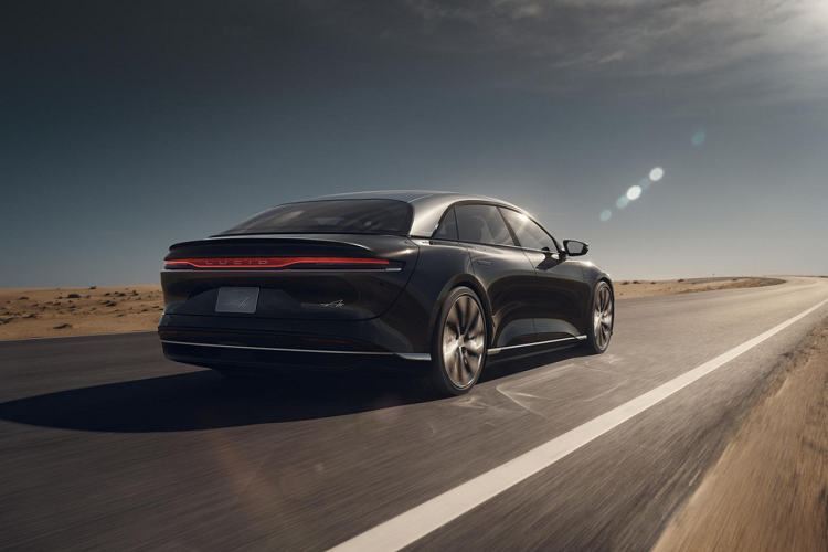 Hãng xe Mỹ cho biết môtơ điện này nhẹ hơn 45% và mạnh hơn 59% so với đối thủ cùng phân khúc. Môtơ có thể quay tới 20.000 vòng/phút và cho công suất cực lớn. Thông tin cụ thể và giá xe Lucid Air như thiết kế, công suất sẽ được công bố trong sự kiện ra mắt trực tuyến ngày 9/9 tới đây.