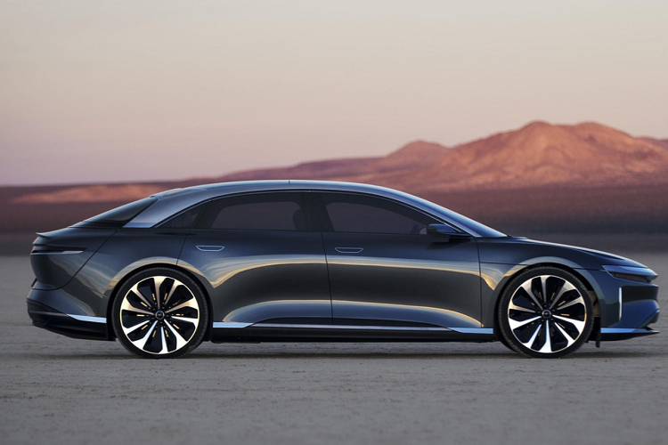 Mỗi môtơ này có thể đạt công suất tối đa tới 650 mã lực. Lucid Air có thể gắn tới 3 môtơ điện, hứa hẹn sẽ có thêm các biến thể mạnh hơn.