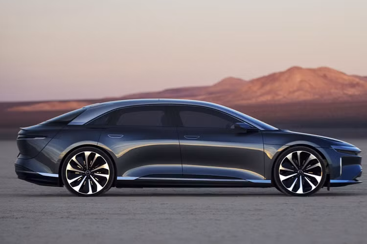 Mỗi môtơ này có thể đạt công suất tối đa tới 650 mã lực. Lucid Air có thể gắn tới 3 môtơ điện, hứa hẹn sẽ có thêm các biến thể mạnh hơn.