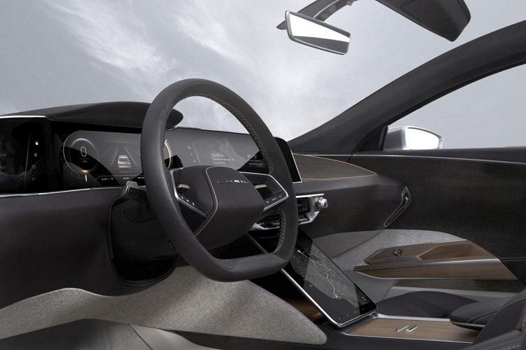 Lucid Air cũng là ôtô điện sạc pin nhanh nhất thế giới. Chỉ cần sạc 20 phút, xe có thể di chuyển tới 482 km. Mẫu ôtô điện mới của Mỹ sử dụng thiết lập 2 môtơ điện, dẫn động tất cả các bánh, được trang bị khối pin 113 kWh cho công suất tới 1.080 mã lực, và chỉ mất 9,9 giây hoàn thành quãng đường 400 m khi tăng tốc.