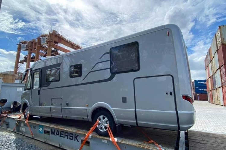 Đi kèm với đó còn là trang bị hệ dẫn động cầu sau và hộp số sàn 6 cấp.