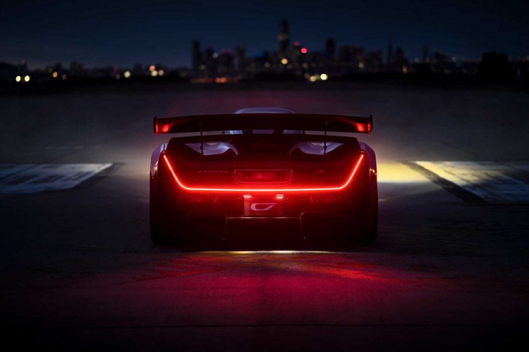 Czinger Vehicles Inc. là một hãng xe có trụ sở đặt tại Los Angeles, California, Hoa Kỳ và chiếc 21C của họ là chiếc xe đầu tiên mà công ty này phát triển. Trong thông cáo của mình, hãng xe này cho biết Czinger 21C hoàn toàn mới sẽ mang đến cho ngành công nghiệp xe hơi những công nghệ mang tính cách mạnh.