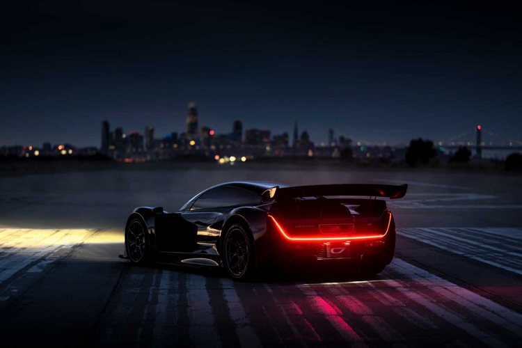 Theo như hai video quảng bá được ra mắt trong thời gian gần đây, Czinger cho biết chiếc 21C của mình sẽ là chiếc xe có thiết kế mang tính biểu tượng. Tất cả phần thân xe và nhiều chi tiết khác được làm hoàn toàn bằng sợi carbon.