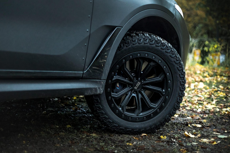 Dù nội thất được giữ nguyên, Manhart cũng sẽ tùy biến lại theo ý muốn của từng khách hàng.