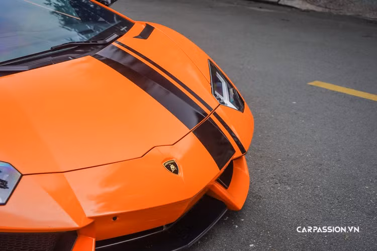 Đặc biệt hơn, chiếc xe này đã được nâng cấp với hệ thống ống xả do Fi (Frequency Intelligent) cho ra âm thanh và những màn phun lửa ấn tượng.