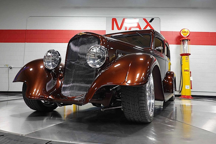 Trong thế giới xe độ, xe bắp thường là viên ngọc quý được săn đón bởi nhiều nhà sưu tập. Thế nhưng thực tế là còn có những mẫu xe như Dodge SRT33 1933 quý hiếm, khác lạ khác không nằm trong dòng dõi này mà xứng đáng nhận được nhiều sự quan tâm hơn.