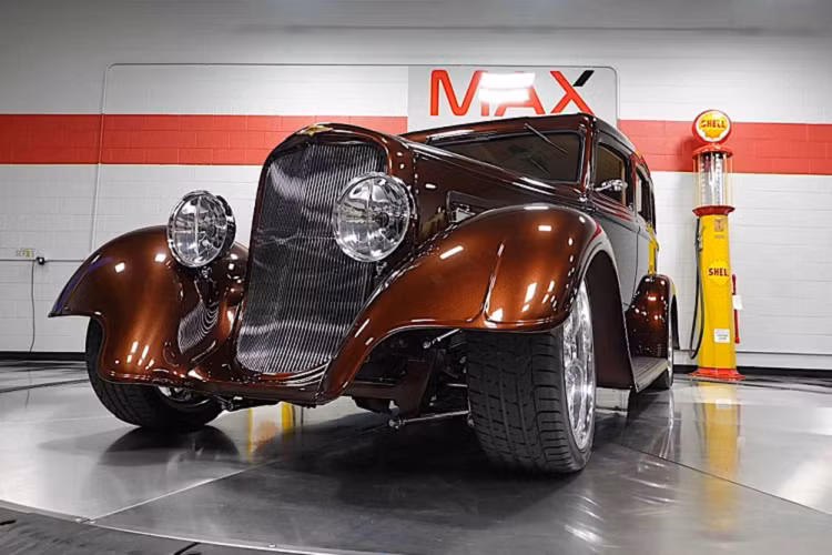 Trong thế giới xe độ, xe bắp thường là viên ngọc quý được săn đón bởi nhiều nhà sưu tập. Thế nhưng thực tế là còn có những mẫu xe như Dodge SRT33 1933 quý hiếm, khác lạ khác không nằm trong dòng dõi này mà xứng đáng nhận được nhiều sự quan tâm hơn.