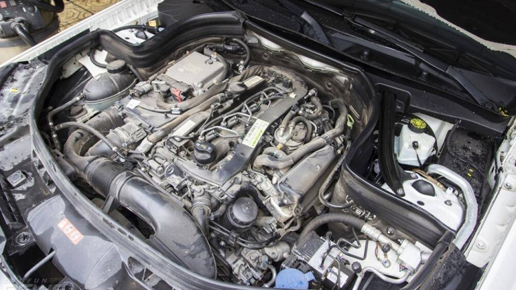 Cach nhan biet khi mua oto cu co bi ngap nuoc hay khong?-Hinh-2