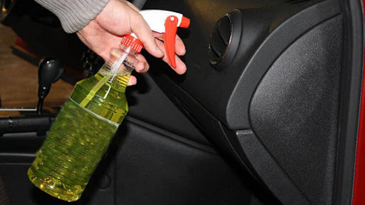 Cach nhan biet khi mua oto cu co bi ngap nuoc hay khong?-Hinh-4