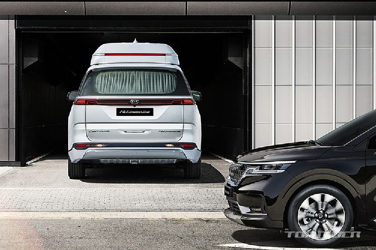 Nguồn cung cấp sức mạnh cho Kia Sedona Hi Limousine 2021 tại thị trường Hàn Quốc là động cơ xăng Smartstream G3.5 GDI V6, tạo ra công suất tối đa 290 mã lực và mô-men xoắn cực đại 355 Nm. Theo hãng Kia, động cơ này tiêu thụ lượng xăng trung bình là 8,7 km/lít (khoảng 11,4 lít/100 km) ở phiên bản 9 chỗ.